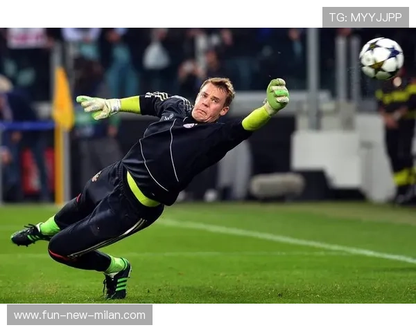 拜仁诺伊尔反击中助攻前锋推射建功堪称奇迹