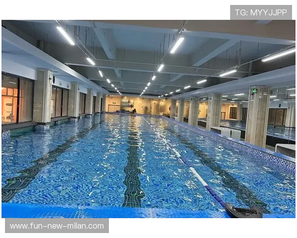 国际游泳混合接力赛在沿海城市举办教练轮训营